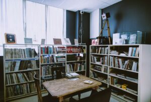 A zine kultúra – mikroművészet a nyomtatott térben