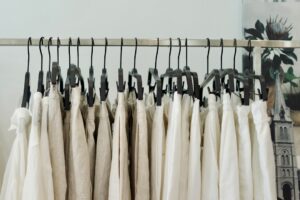Capsule wardrobe építése évszakonként