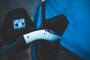 Bicikli vs roller – melyik a jobb választás városban?